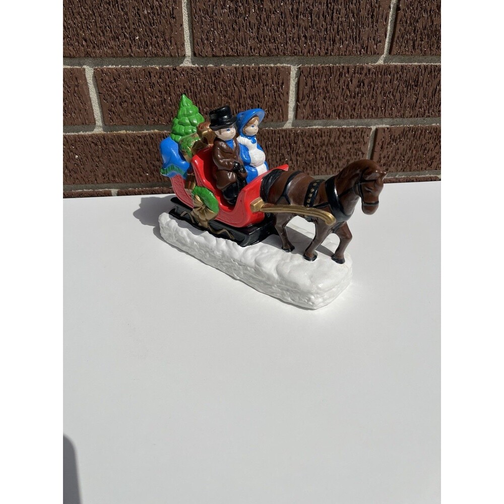 Vintage 1978 Holiday Decor Ceramic Horse Sleigh Gifts Christmas Music Box